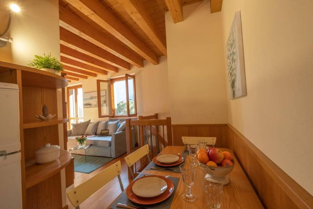 Happy Guest Apartments - Feel The Lake Riva di Solto Bagian luar foto