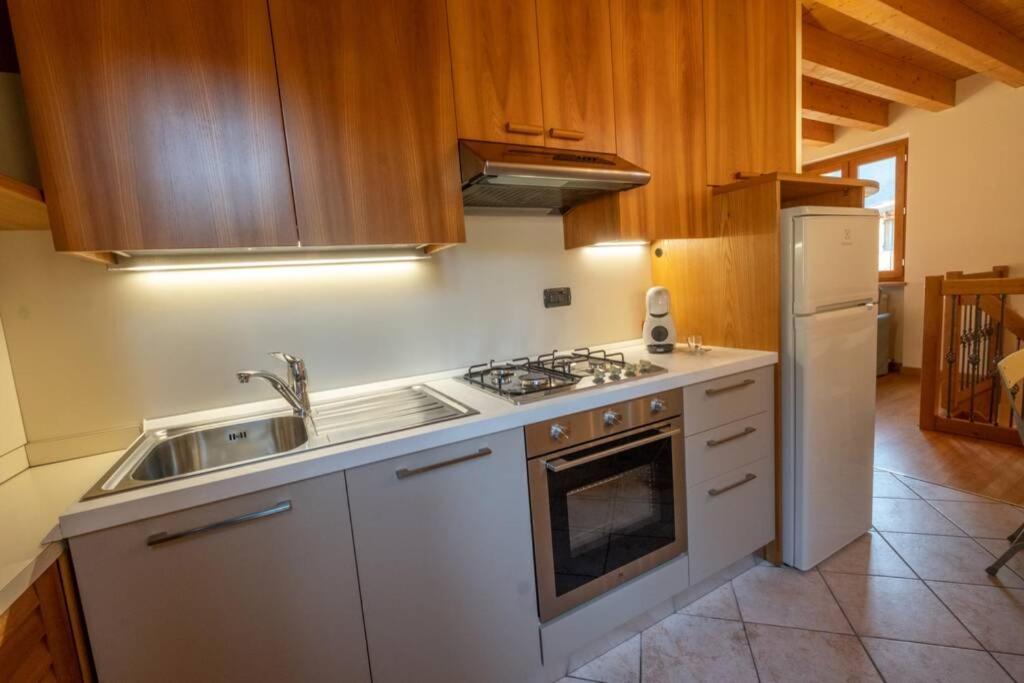 Happy Guest Apartments - Feel The Lake Riva di Solto Bagian luar foto